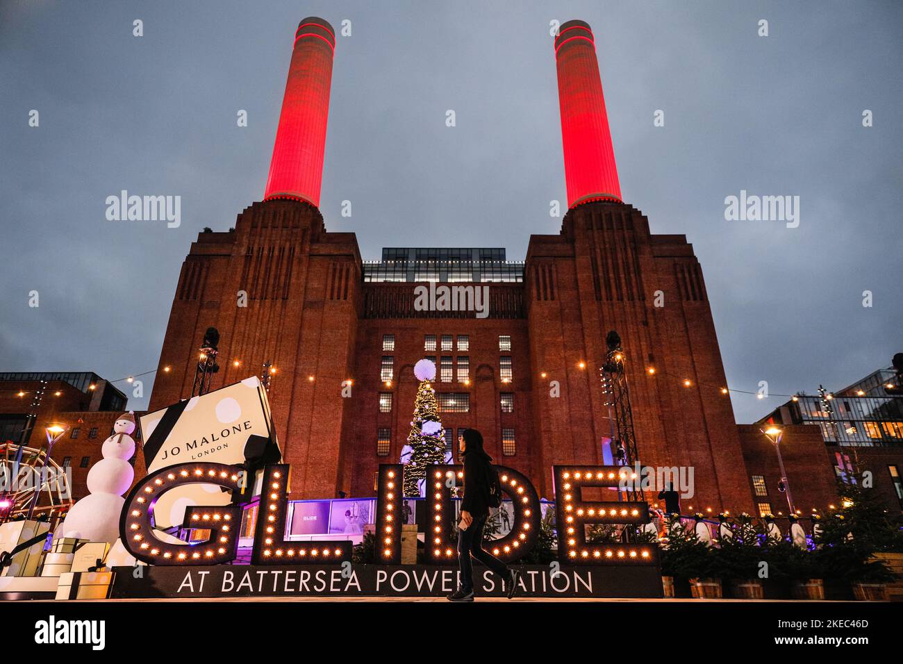 London, UK. 11th Nov, 2022. Set against the backdrop of the iconic