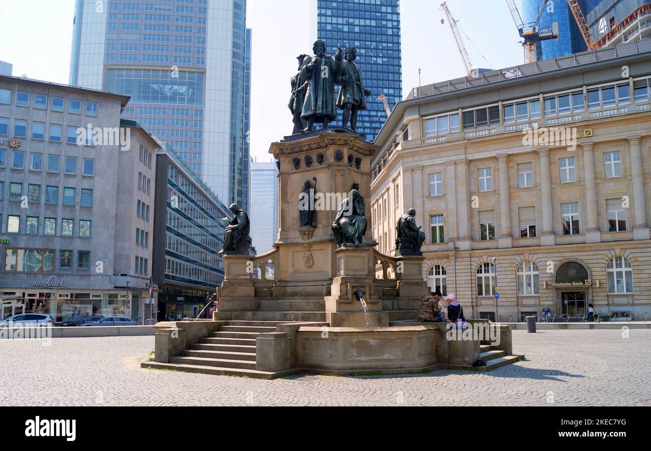 Johannes Gutenberg Monument, inaugurated in 1858, memorial and fountain on the Rossmarkt, sculptural work by Eduard Schmidt von der Launitz, Frankfurt Stock Photo
