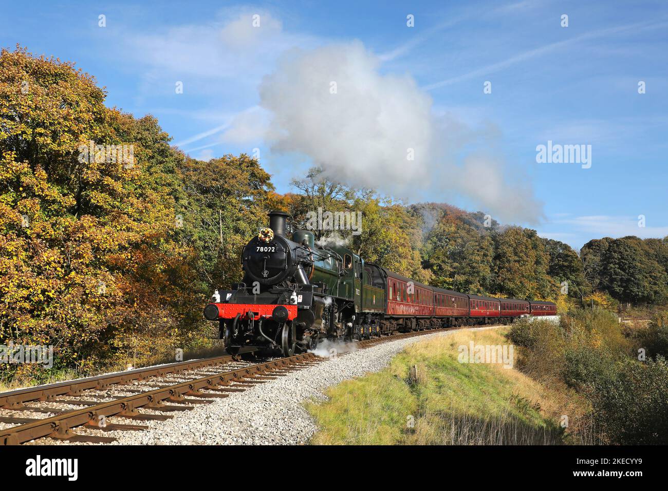 78022 heads away from Oakworth on 22.10.22 on the KWVR. Stock Photo