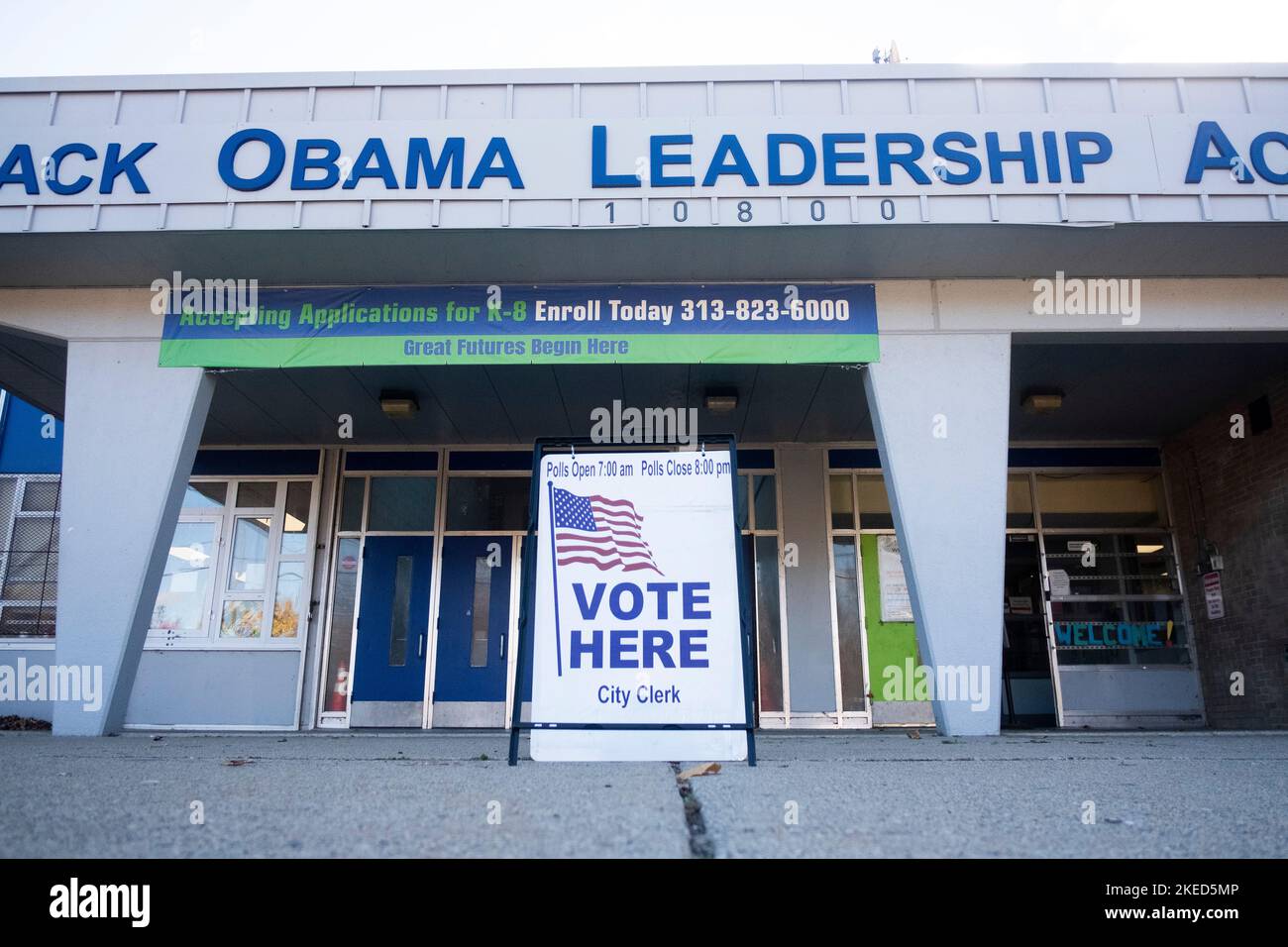 Detrooit, United States. 08th Nov, 2022. A view of a polling location in Detroit during the midterm elections. Americans made their ways to the polls on Tuesday, November 8 to vote in the heated midterm elections. (Photo by Matthew Hatcher/SOPA Images/Sipa USA) Credit: Sipa USA/Alamy Live News Stock Photo