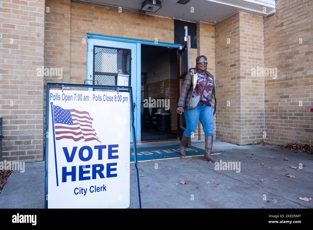 Detrooit, United States. 08th Nov, 2022. A voter leaves their polling location after casting her ballot in Detroit. Americans made their ways to the polls on Tuesday, November 8 to vote in the heated midterm elections. (Photo by Matthew Hatcher/SOPA Images/Sipa USA) Credit: Sipa USA/Alamy Live News Stock Photo