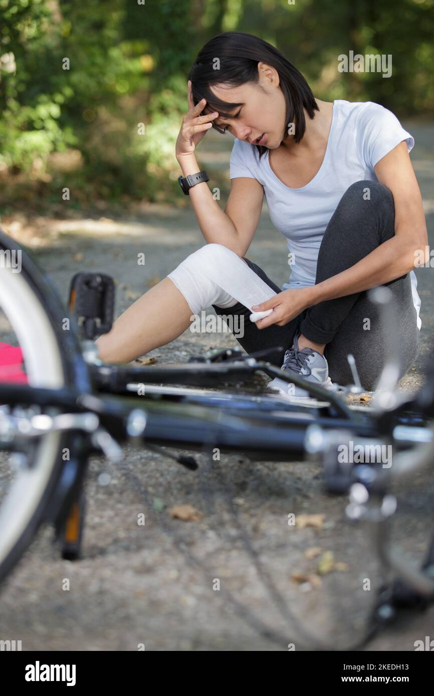 Cycling accident hires stock photography and images Alamy