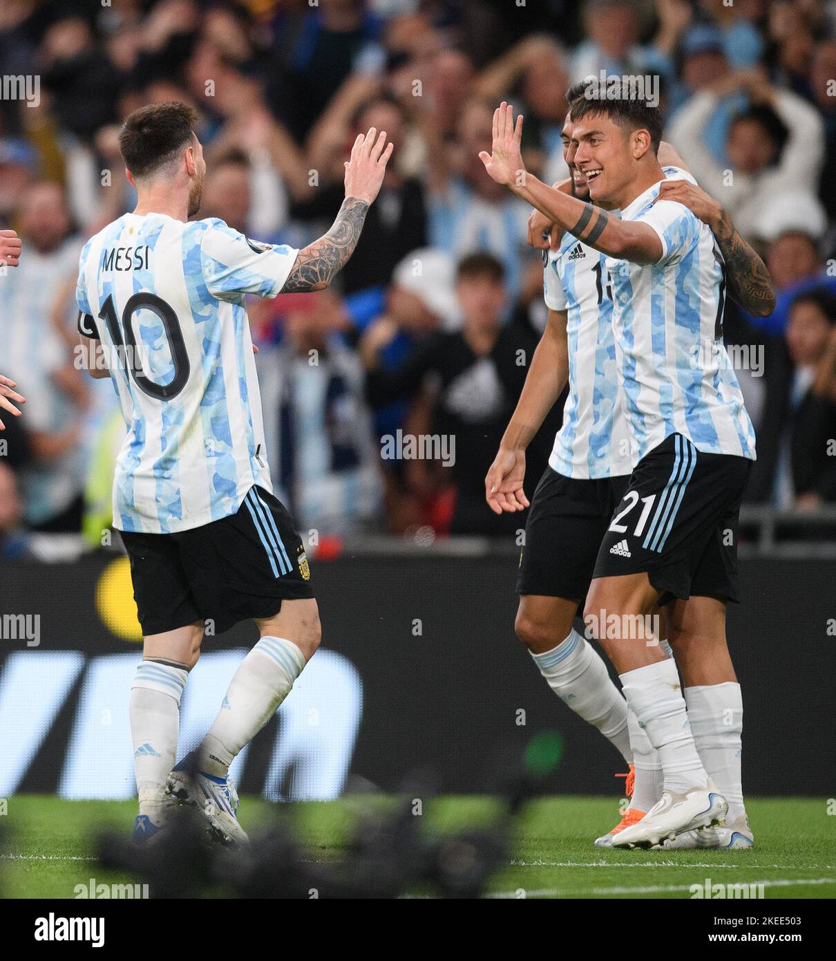 01 Jun 2022 - Italy v Argentina - Finalissima 2022 - Wembley Stadium  Paolo Dybala celebrates his goal with Lionel Messi during the match against Italy at Wembley Stadium. Picture Credit : © Mark Pain / Alamy Stock Photo