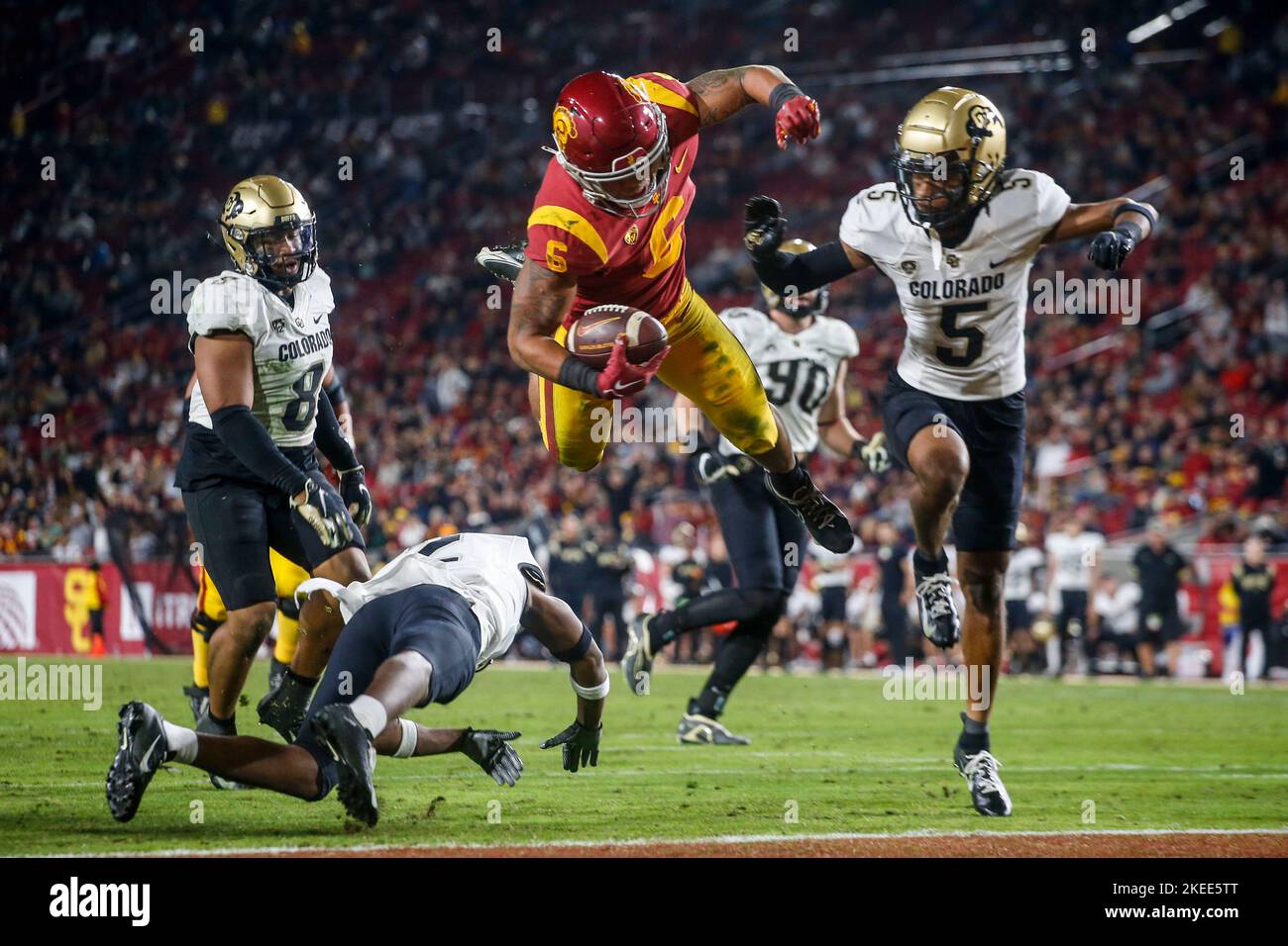 Los Angeles, USA. 11th Nov, 2022. Southern California running back Austin Jones (6) jumps into the end zone for a touchdown against the Colorado during an NCAA college football game Friday, Nov. 11, 2022, in Los Angeles. (Credit Image: © Ringo Chiu/ZUMA Press Wire) Stock Photo