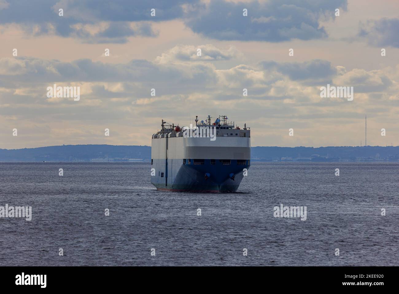 roro-sunrise-ace-heading-into-port-stock-photo-alamy