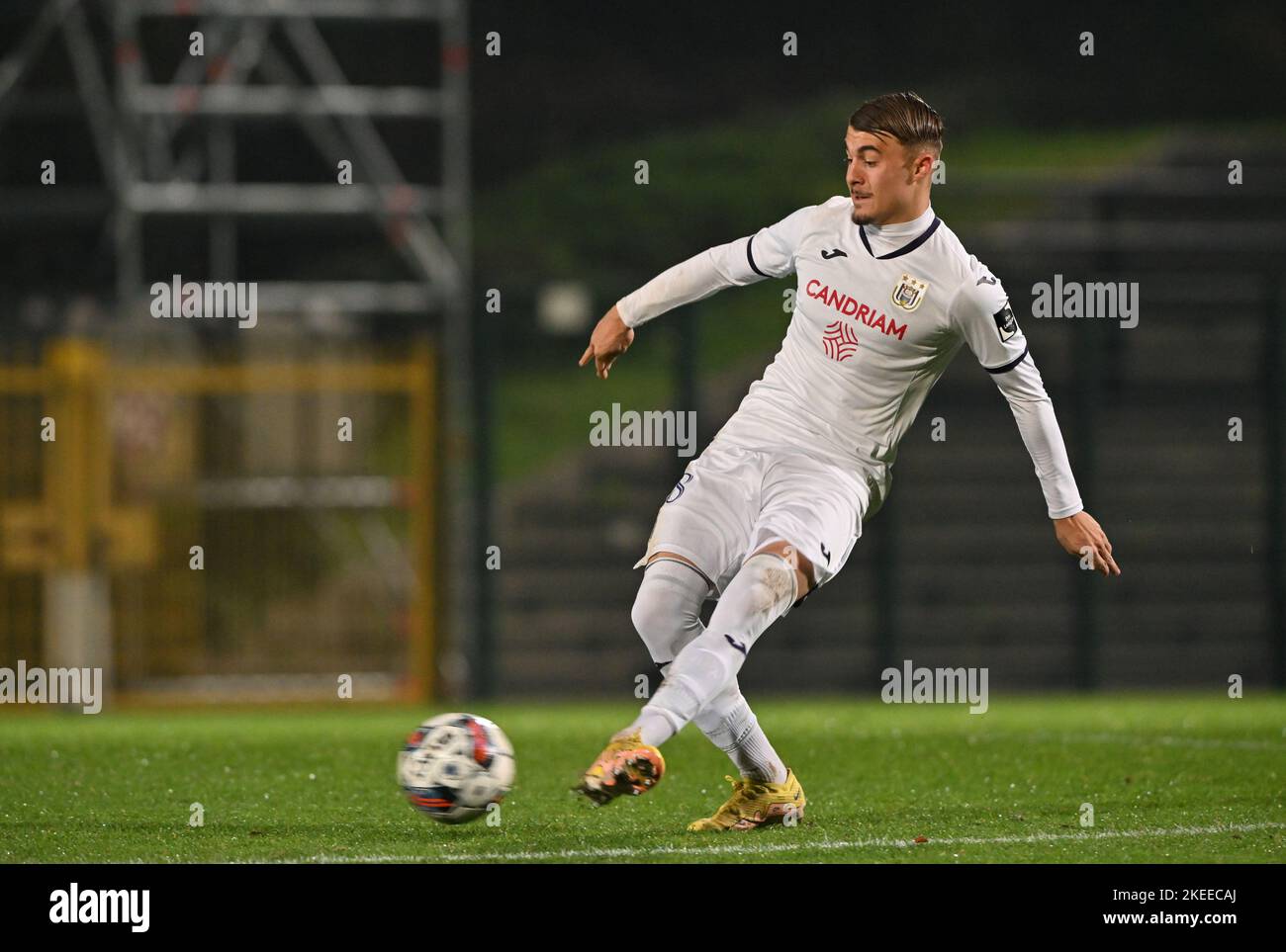 Roeselare, Belgium. 11th Nov 2022, Ethan Butera (58) of RSCA Futures ...