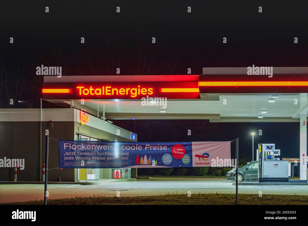 Germany , Boblitz , 11.11.2022 , A TotalEnergies gas station at night Stock Photo