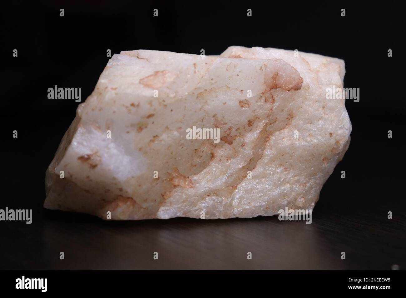 Alabaster stone aswan hires stock photography and images Alamy
