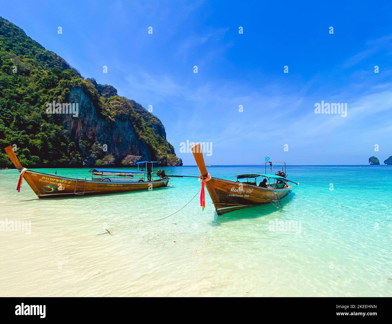 Long Tail boat in Monkey Beach in koh Phi Phi Don island, in Krabi, Thailand Stock Photo Alamy