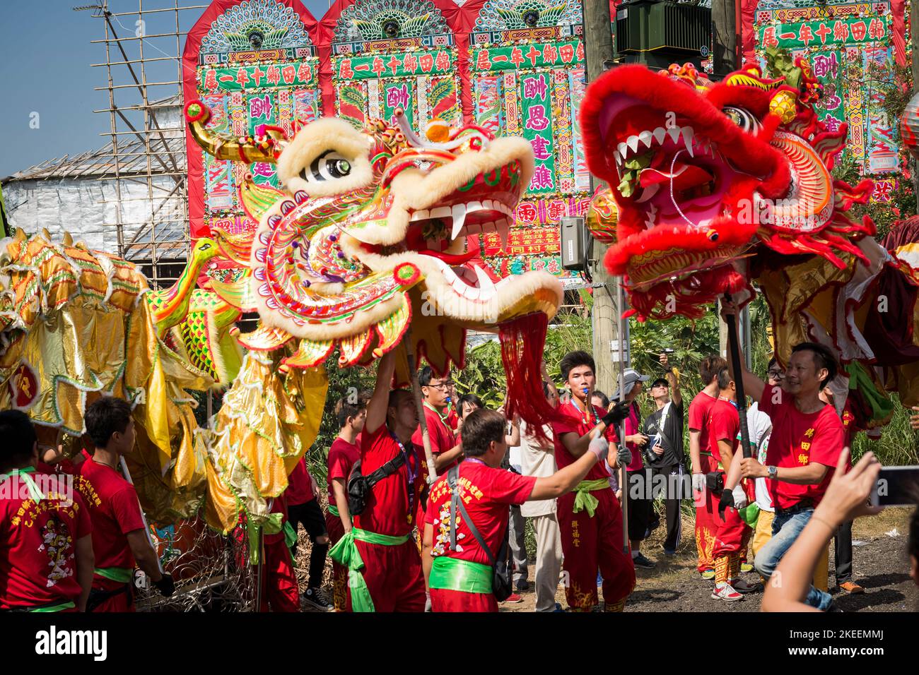 Dragon dance teams hi-res stock photography and images - Alamy