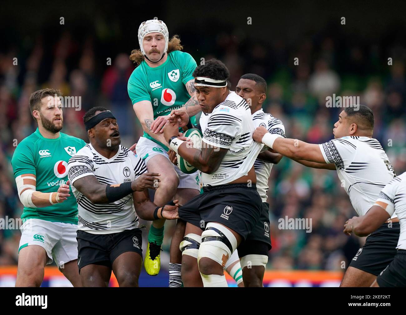 Toulouse's Emmanuel Meafou (left) and Wasps' Tom Willis battle for a lose  ball during the Heineken