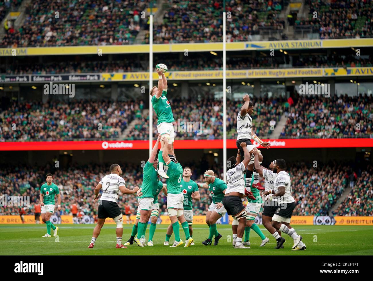 Ireland's Kieran Treadwell catches the ball from a lineout during the Autumn International match at the Aviva Stadium in Dublin, Ireland. Picture date: Saturday November 12, 2022. Stock Photo