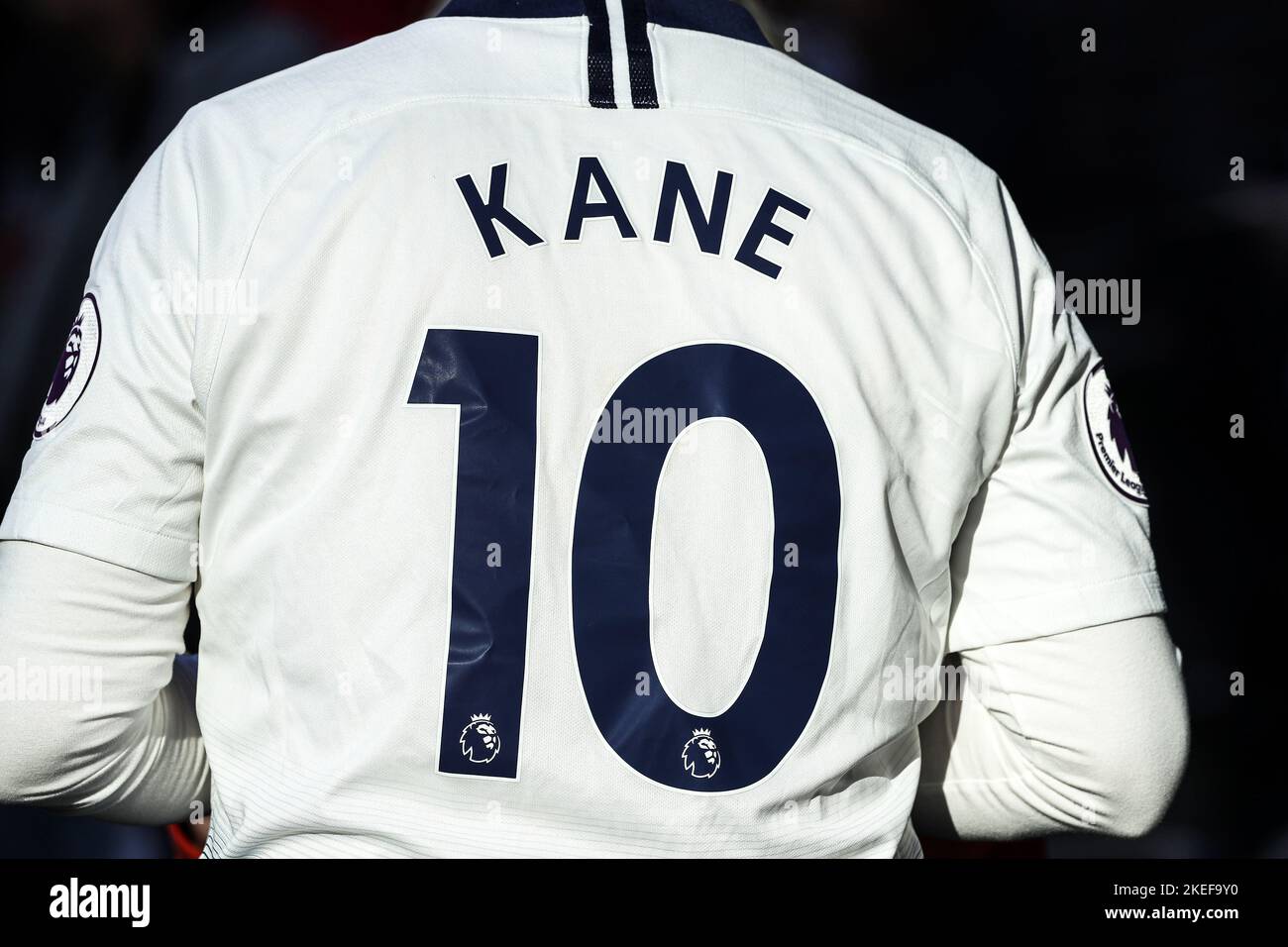 Why does Harry Kane wear No.10 for Tottenham? Spurs & England