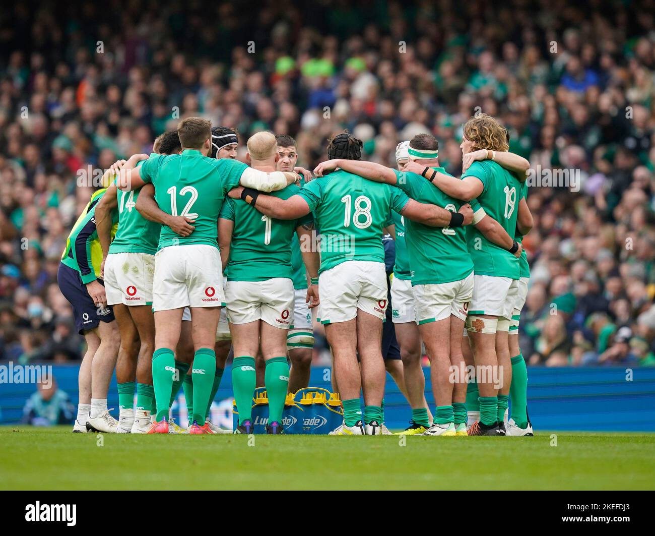 The Ireland players in a huddle after the Autumn International match at the Aviva Stadium in Dublin, Ireland. Picture date: Saturday November 12, 2022. Stock Photo