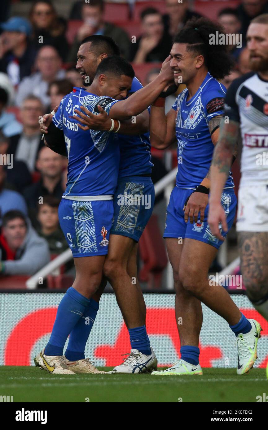 London, UK. 12th Nov, 2022. Ligi Sao of Samoa scores a try to make it 6