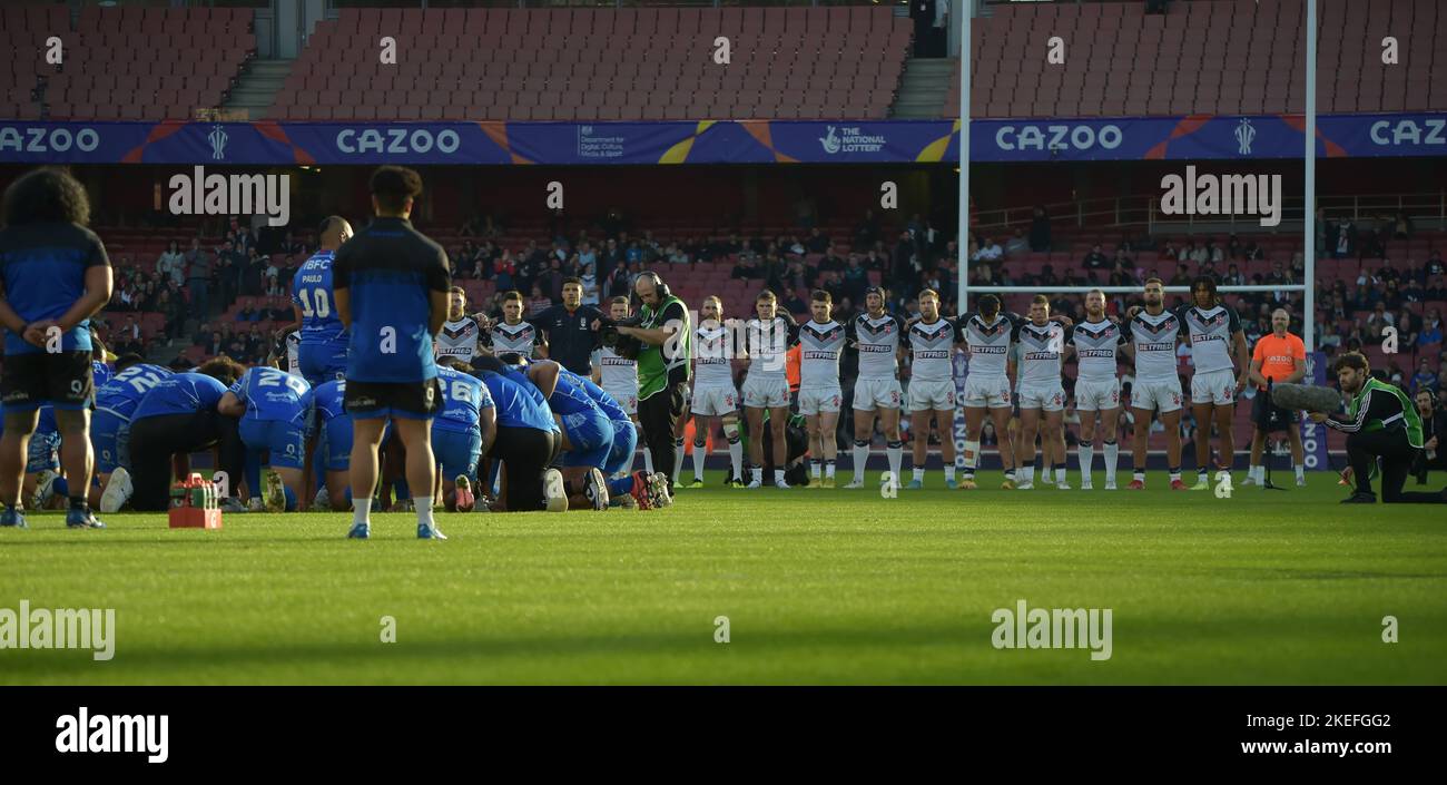 London, UK. 12th Nov 2022. England set a wall to face off Samoa  Rugby League World Cup 2021 semi final between England and Samoa at The Emirates, Arsenal, London, UK on November 12 2022   (Photo by Craig Cresswell/Alamy Live News) Stock Photo