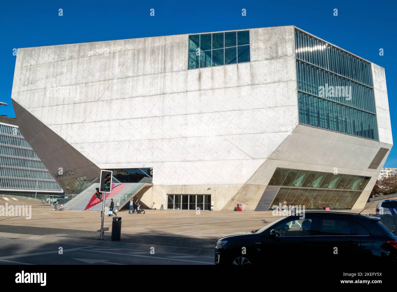 Casa da Música concert hall in Porto, Portugal. It was designed by architect Rem Koolhaas and opened in 2005. Polygon of the Casa da Música concert hall Stock Photo