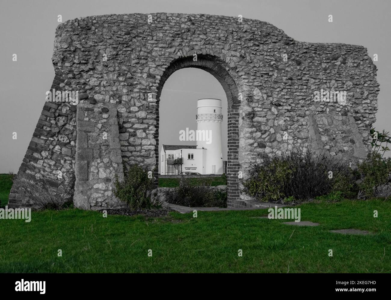 Hunstanton Lighthouse through the old wall arch Stock Photo