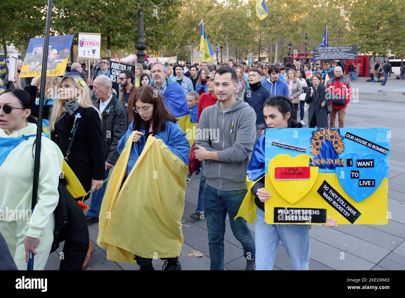 La diaspora ukrainienne est toujours très active à Paris, tous les samedis une manifestation est organisée par l'union des ukrainiens de France Stock Photo