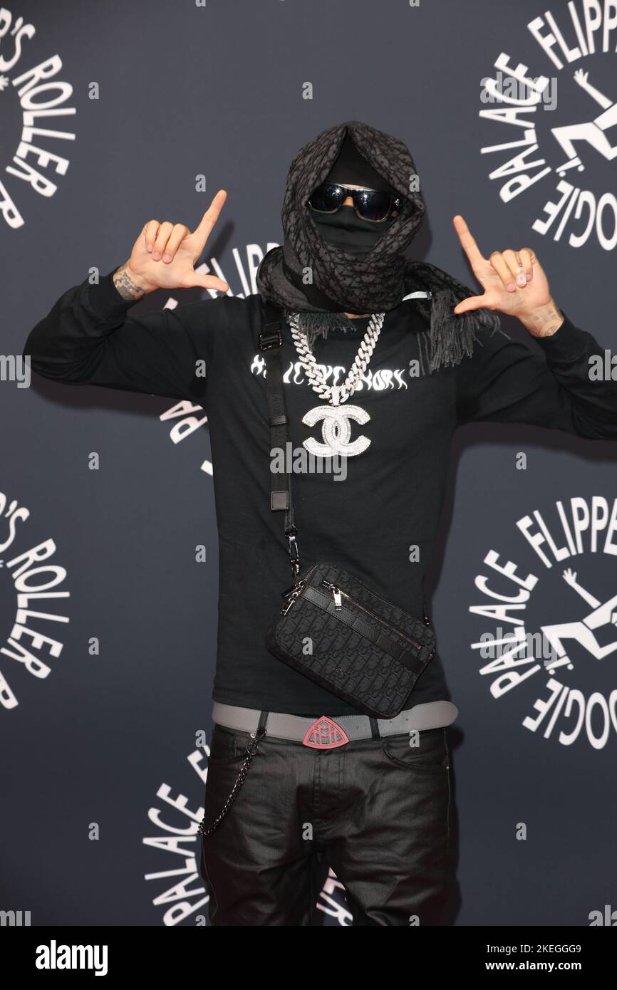 palace バケットハット Central Cee着用 Central Cee Outfit from May 31, 2023 | WHAT'S ON THE STAR?