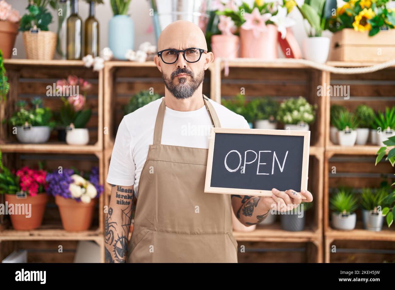Tattoo shop sign hi-res stock photography and images - Page 13 - Alamy, image size:1300x956