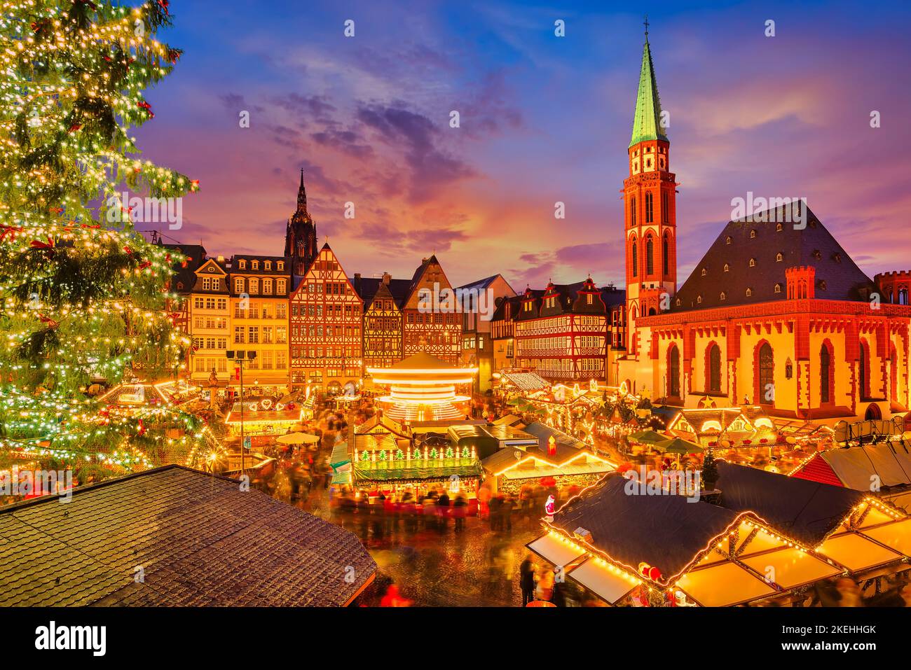 christmas-market-in-frankfurt-at-dusk-stock-photo-alamy