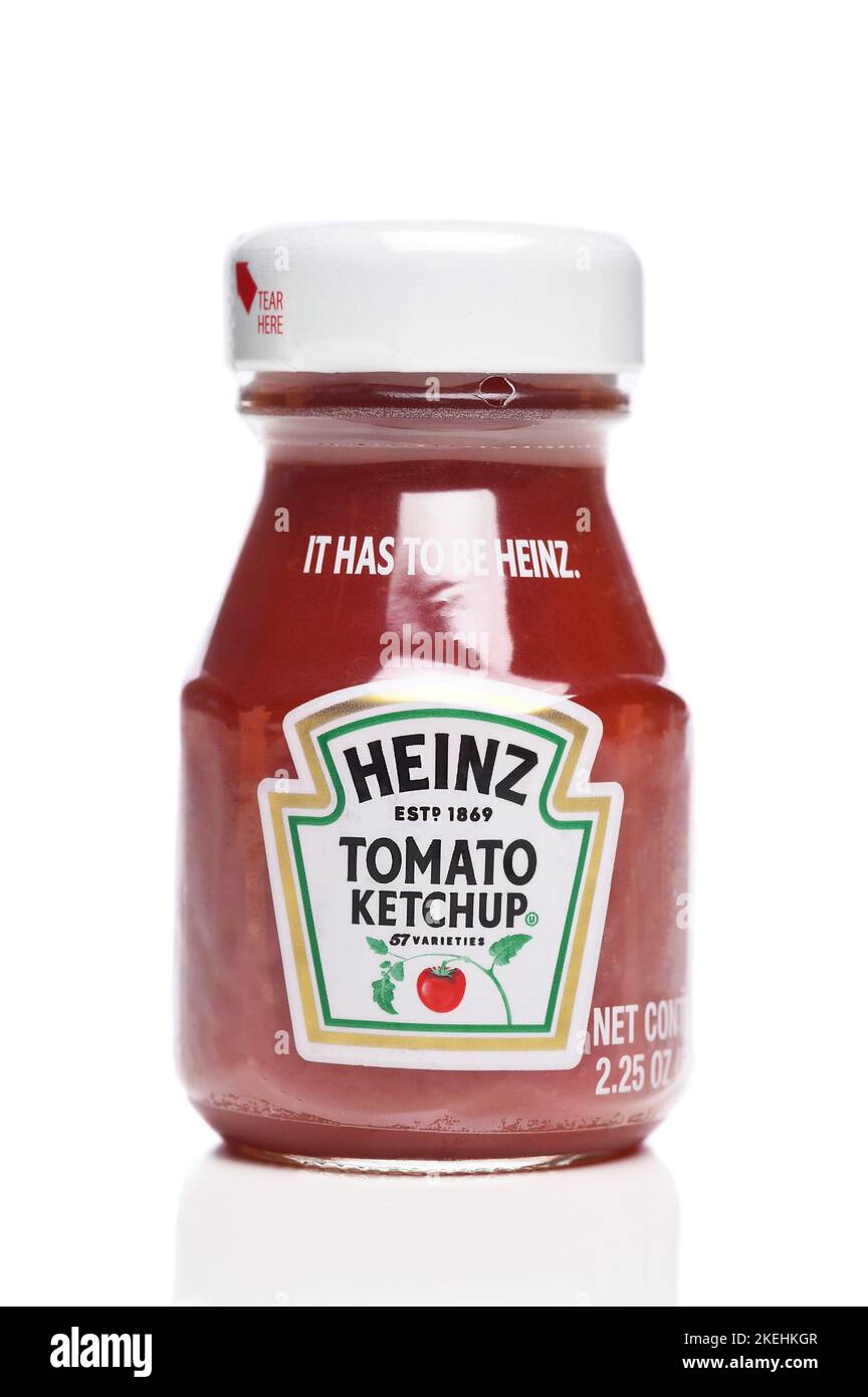 IRIVNE, CALIFORNIA - 12 NOV 2022: A mini bottle of Heinz Tomato Ketchup. Stock Photo