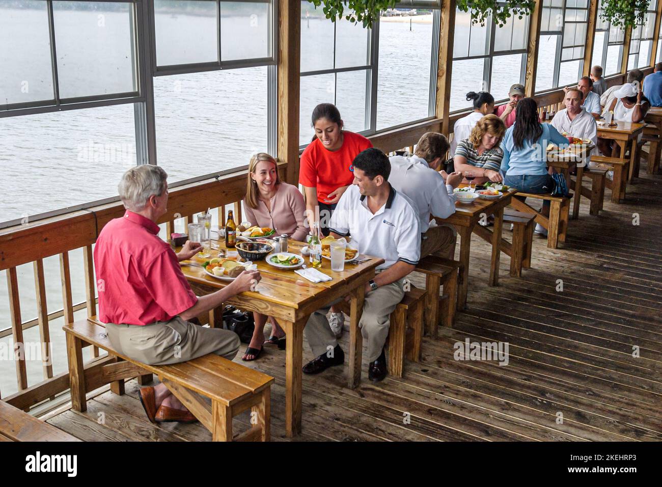 Cultureemployee Hi res Stock Photography And Images Alamy gulf-coast-seafood-restaurant-topwater-grill-local-seafood-seafood