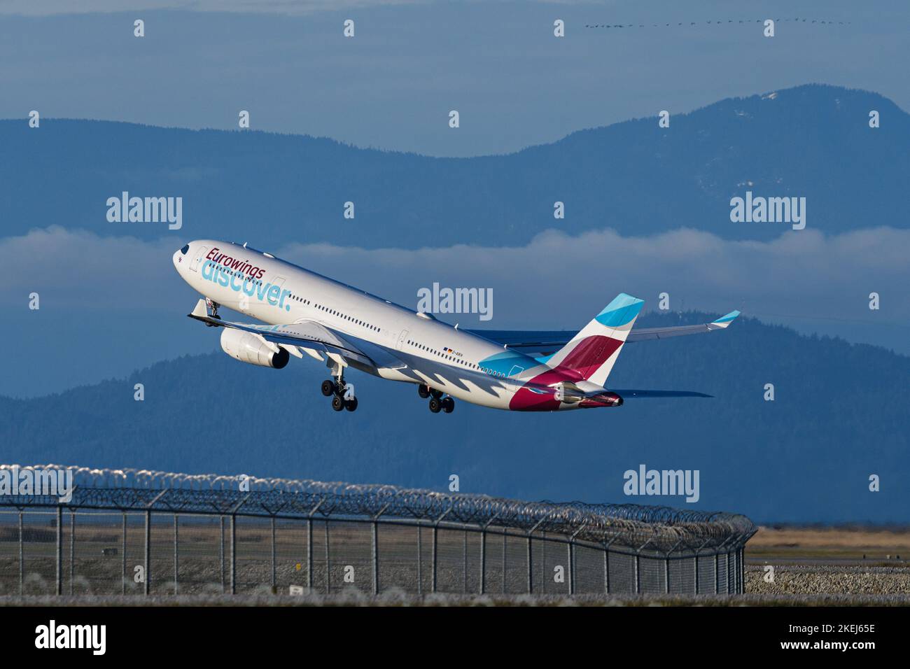 Eurowings discover logo hi-res stock photography and images - Alamy