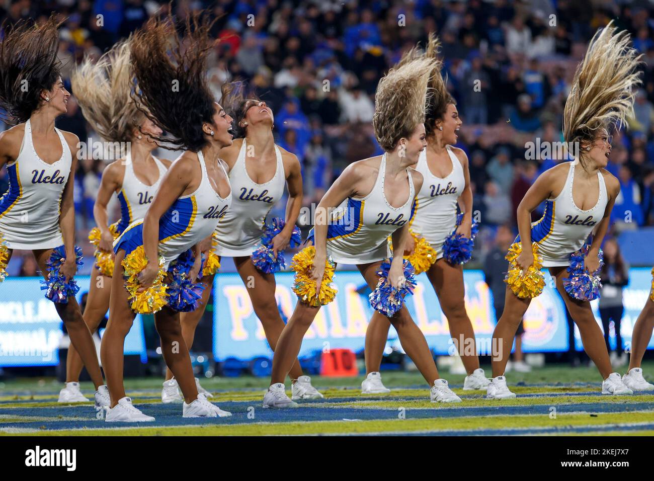 Ucla cheerleaders hires stock photography and images Alamy