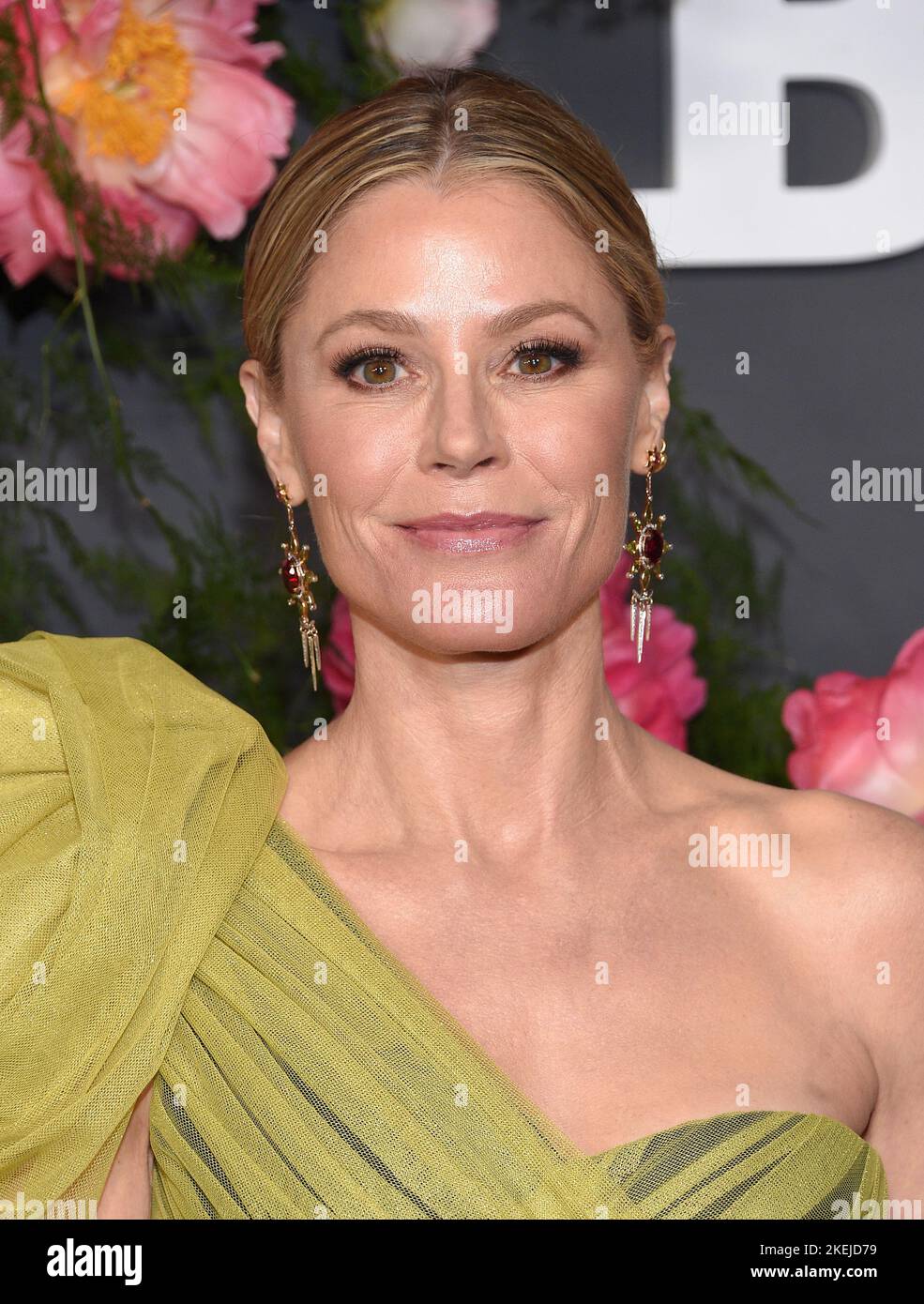 Julie Bowen arriving to the 2022 Baby2Baby Gala Presented by Paul