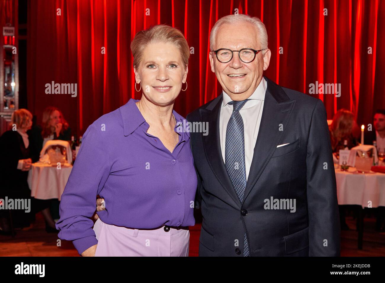 Hamburg, Germany. 12th Nov, 2022. Cornelia Poletto, chef, and Rüdiger Grube come to Poletto's "Palazzo" on the occasion of the premiere of the new show program "Unikate". Credit: Georg Wendt/dpa/Alamy Live News Stock Photo