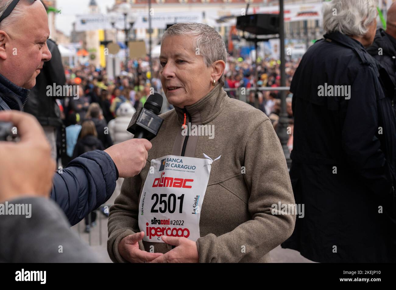 Cuneo, Italy. 13 November 2022. The mayor of Cuneo, Patrizia Manassero, during an interview made on the stage before the start of the Cuneo Marathon. Credit: Luca Prestia / Alamy Live News Stock Photo