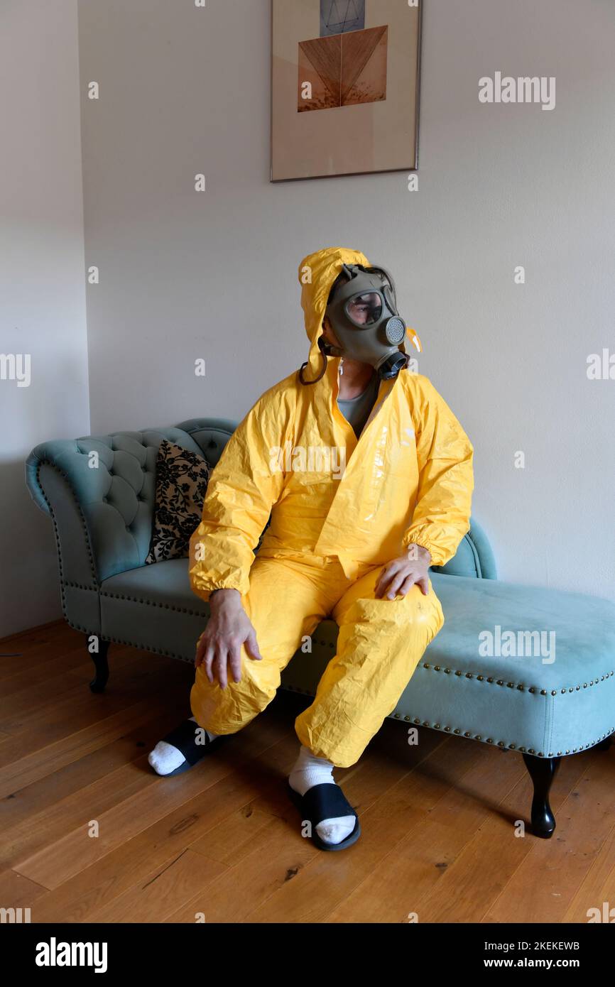 Man wearing gas mask hi-res stock photography and images - Alamy