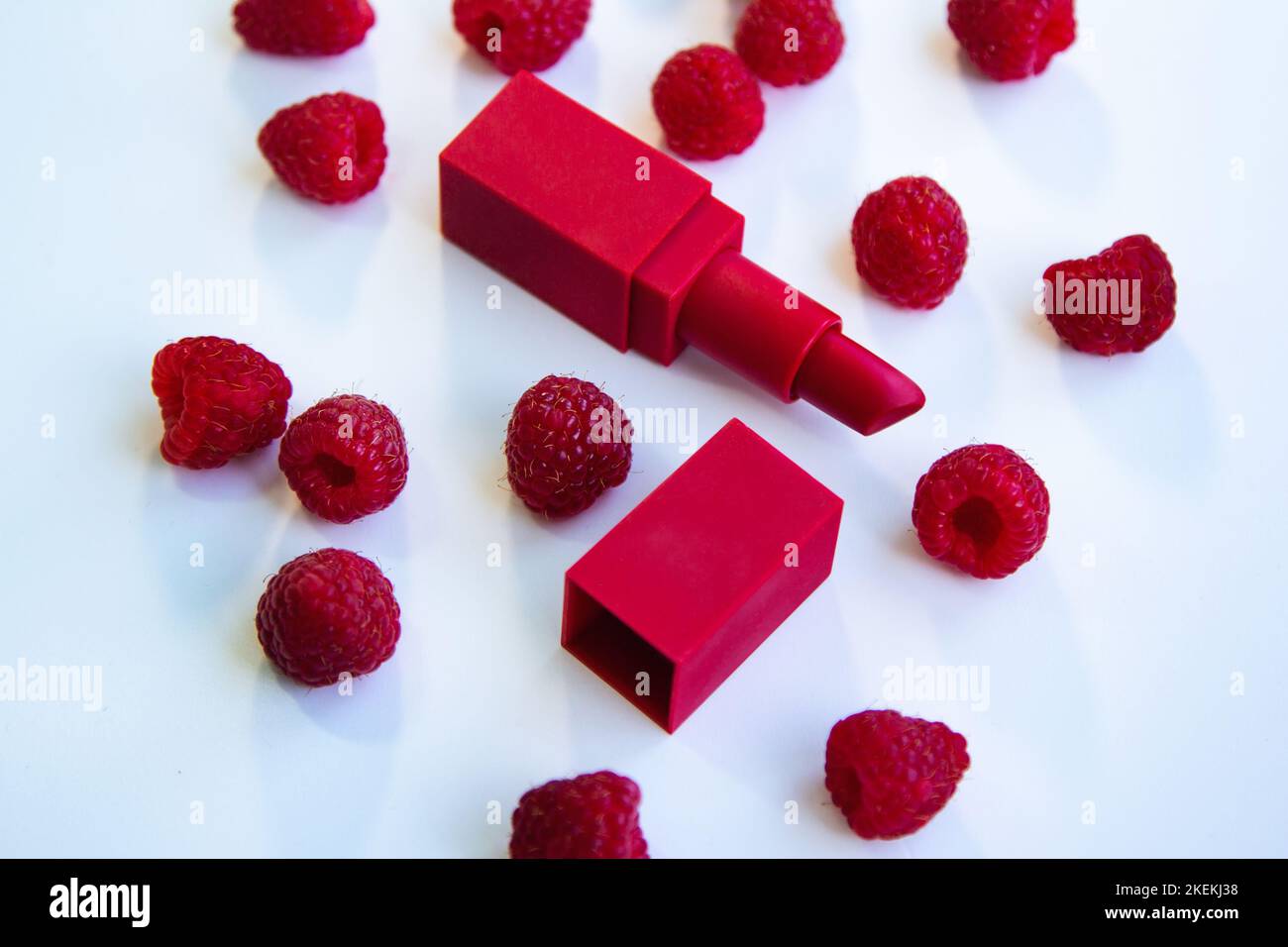 Bright red lipstick hi-res stock photography and images - Alamy