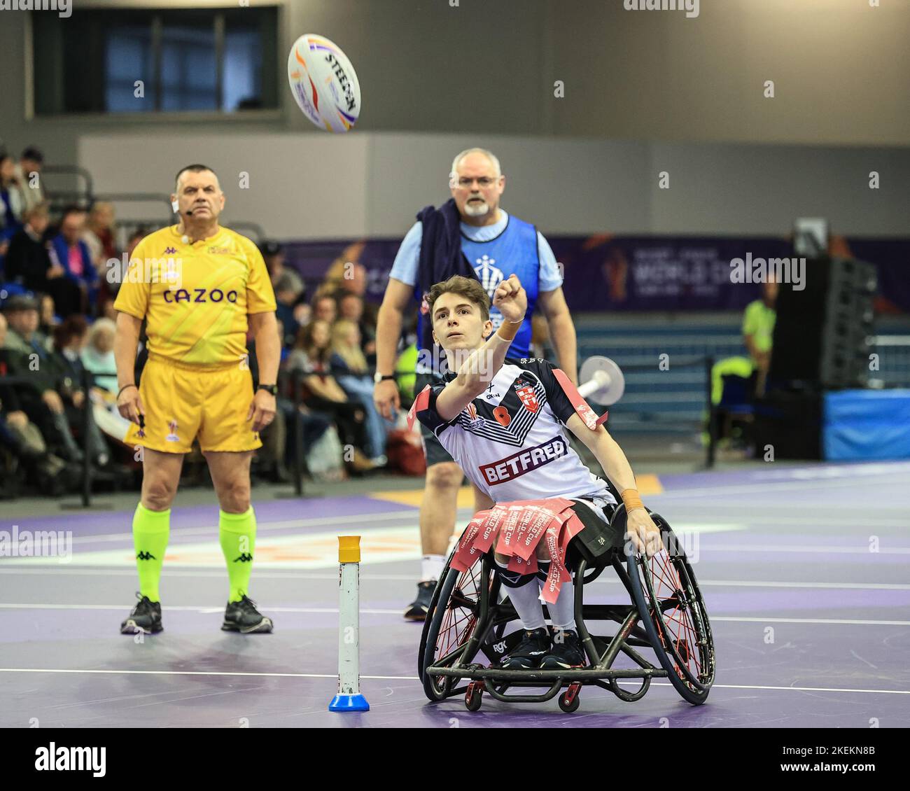 Sheffield, UK. 13th Nov, 2022. Robert Hawkins of England converts for a ...