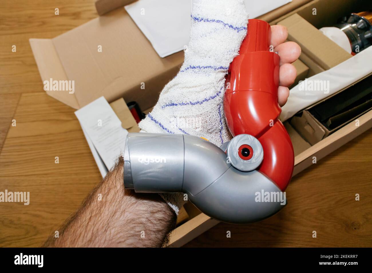 Dyson v12 slim absolute hi-res stock photography and images - Alamy