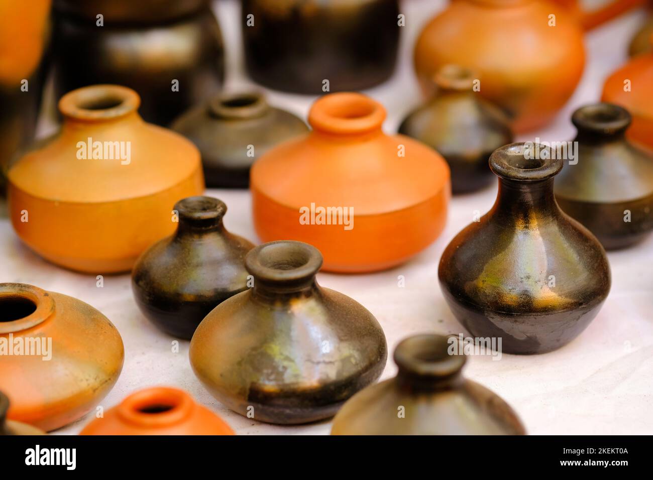 hand-made-colorful-ceramic-pottery-hand-painted-pottery-traditional
