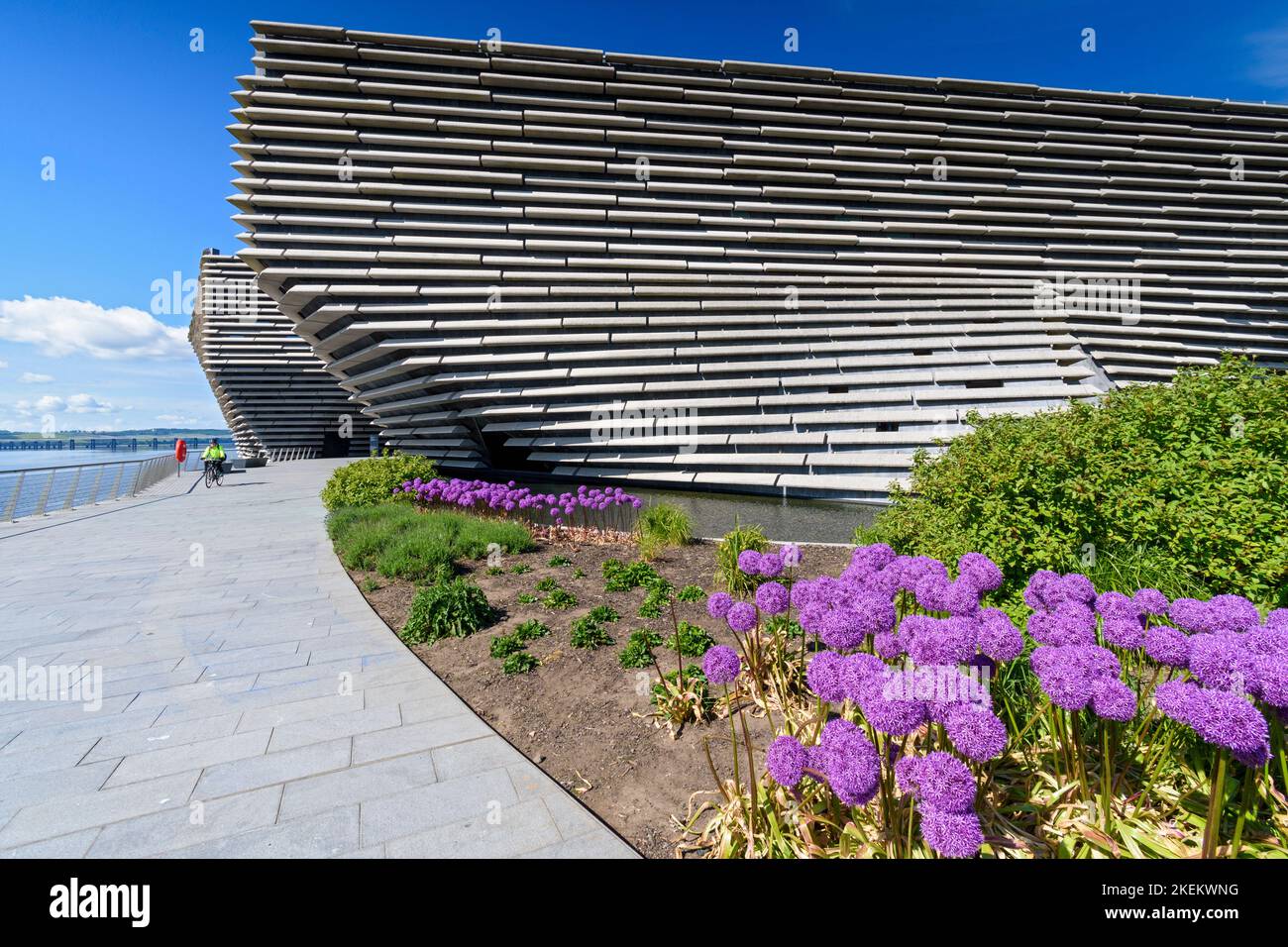 The V&A Design Museum, from the Riverside Esplanade, Dundee, Scotland, UK.  Architect Kengo Kuma.  Opened Sept 2018. Stock Photo