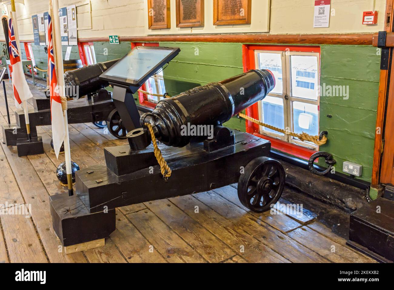 32 pounder cannonades on the frigate HMS Unicorn.  Built for the Royal Navy and launched in 1824.  West Victoria Dock, Dundee, Scotland, UK Stock Photo