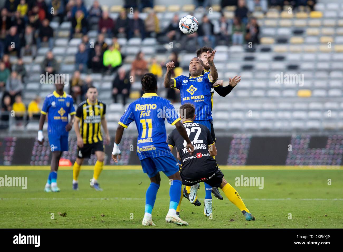 Beveren's Luiz Everton and Lierse's Brent Laes pictured in action during a soccer match between Lierse Kempenzonen and SK Beveren, Sunday 13 November 2022 in Lier, on day 13 of the 2022-2023 'Challenger Pro League' 1B second division of the Belgian championship. BELGA PHOTO KRISTOF VAN ACCOM Stock Photo