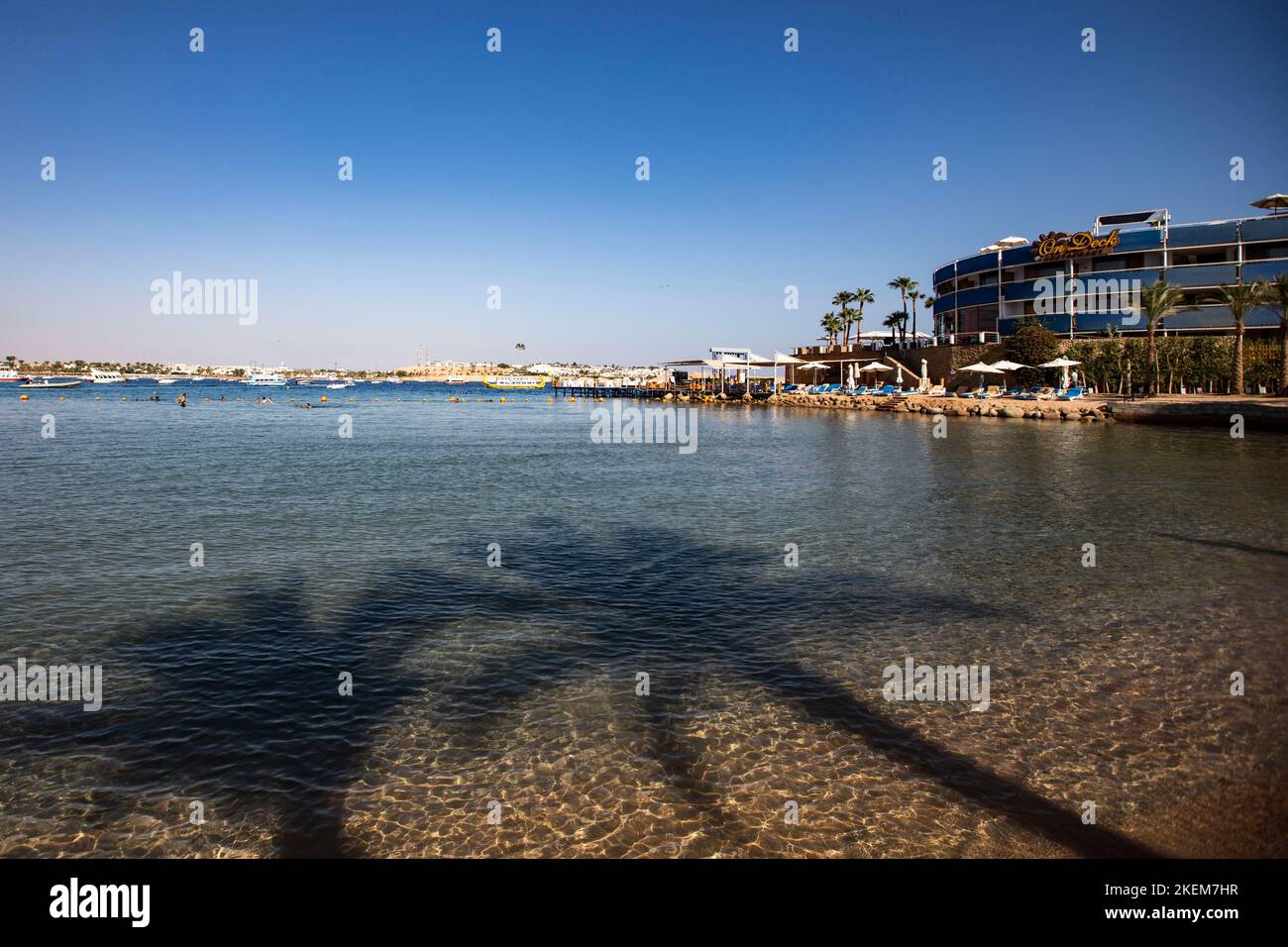 Sharm El Sheikh, Egypt. 13th Nov, 2022. A general view of a beach at Naama Bay in the Red Sea Sharm El Sheikh, Egypt. 13th Nov, 2022. A general view of a beach at Naama Bay in the Red Sea