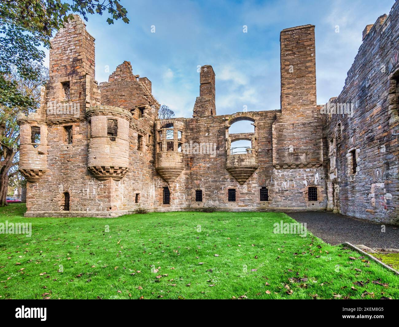 This is the 15th century ruins of the Bishop's and Earl's Palace near St Magnus's cathedral in Kirkwall on Orkney, built by Patrick Earl of Orkney Stock Photo