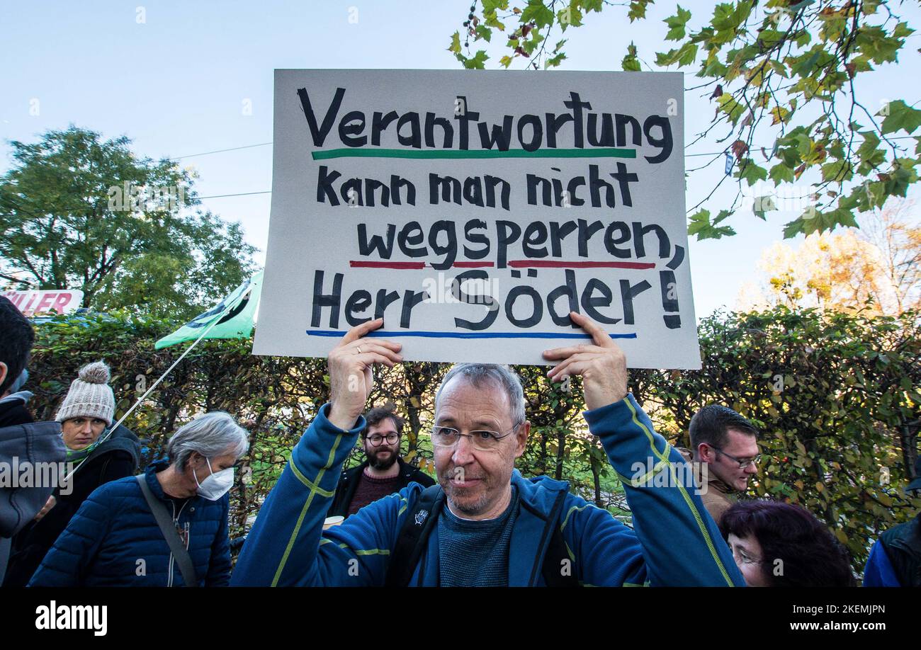 Krazy glue hires stock photography and images Alamy