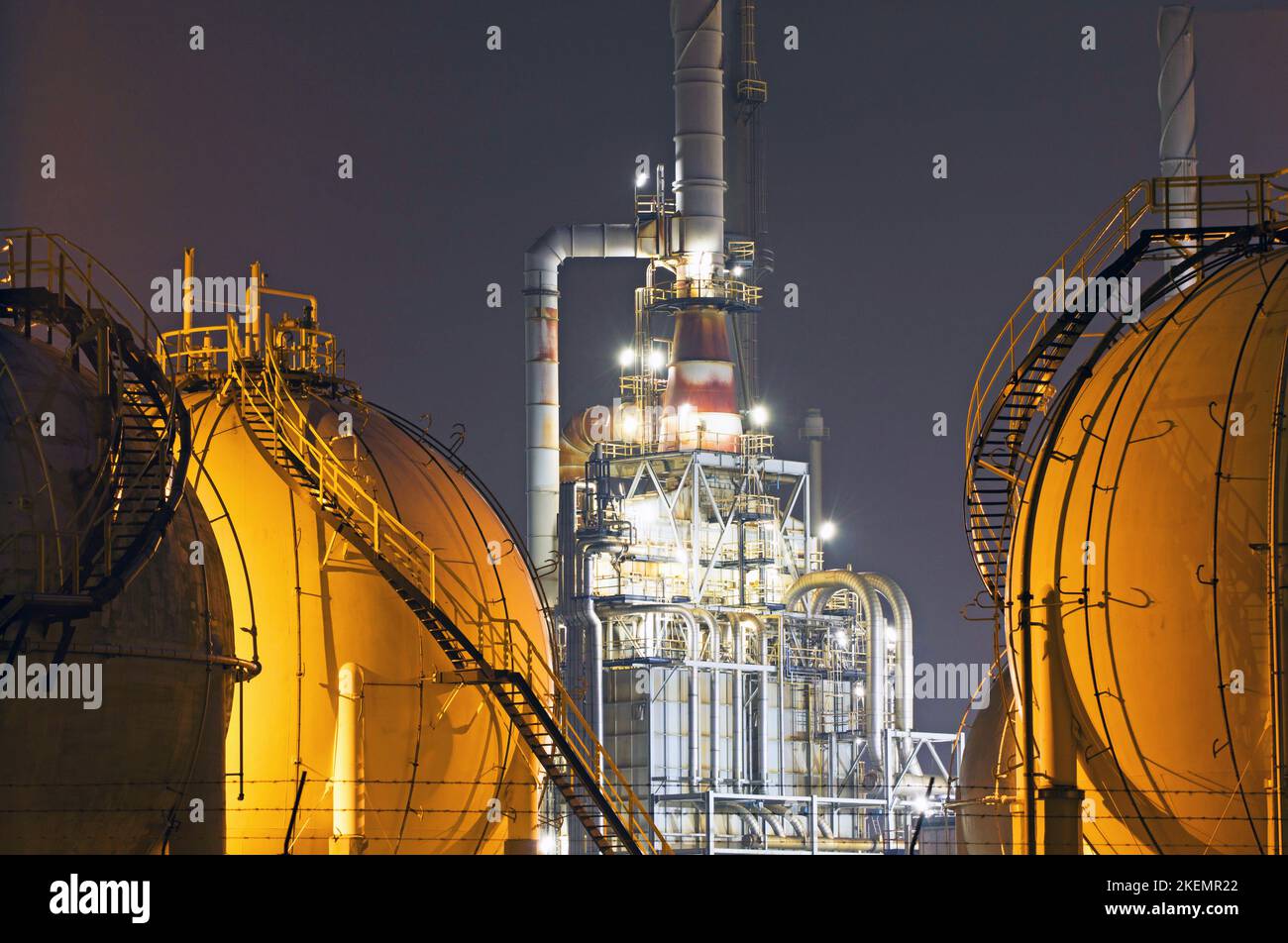 Liquified natural gas qatar hi-res stock photography and images - Alamy