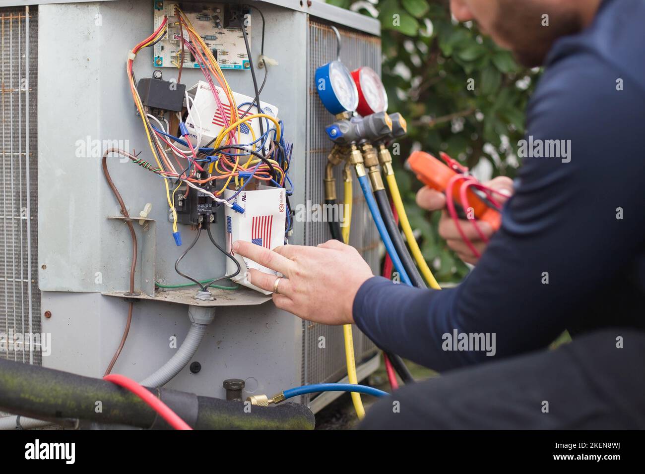 Working ac hi-res stock photography and images - Alamy