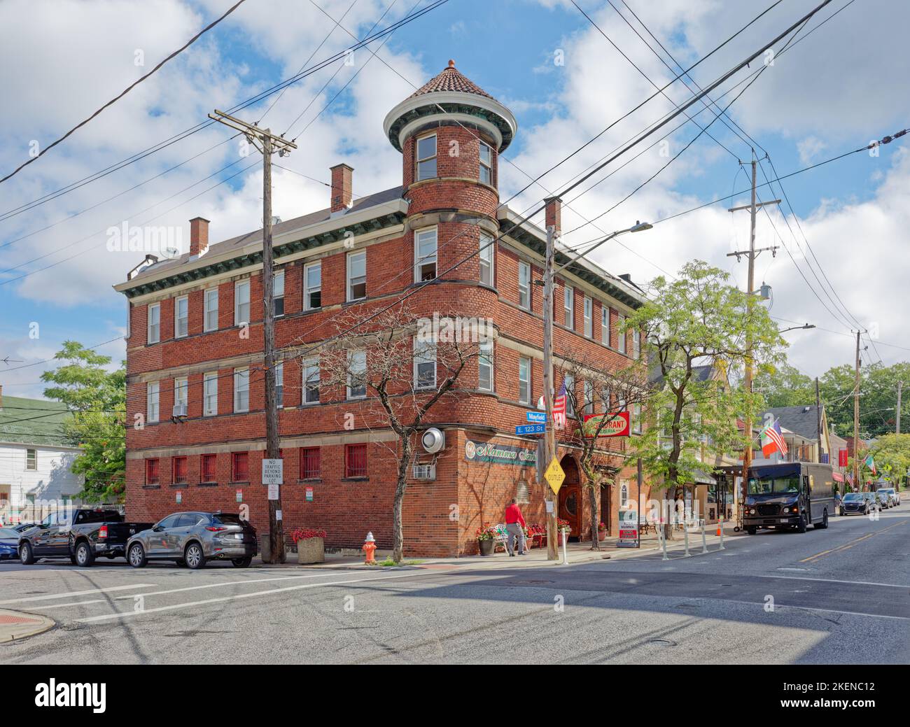 12301 mayfield road hires stock photography and images Alamy