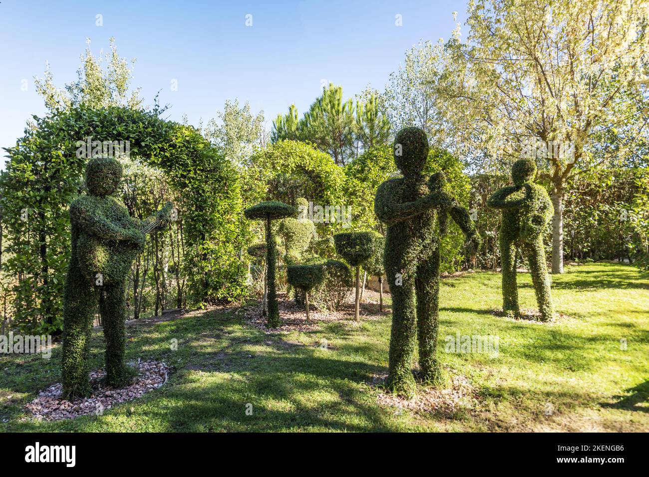 Garden with figures hi-res stock photography and images - Alamy