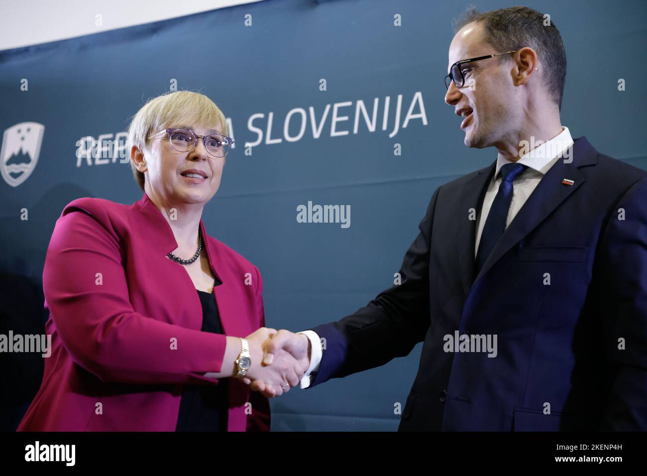 Slovenia: Natasa Pirc Musar elected first female president – DW
