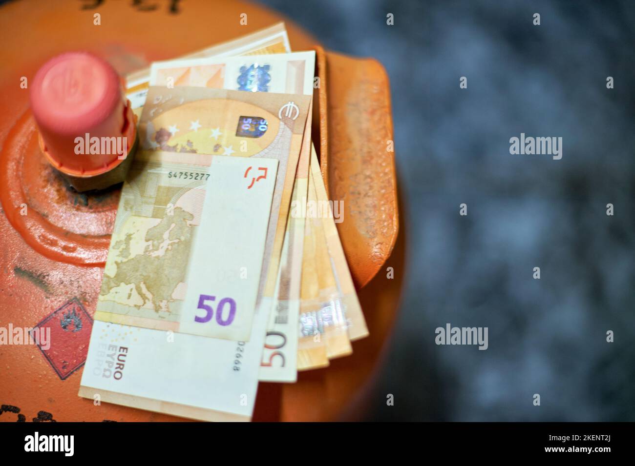 Spanish butane gas cylinder insulated with 50 euro Stock Photo Alamy